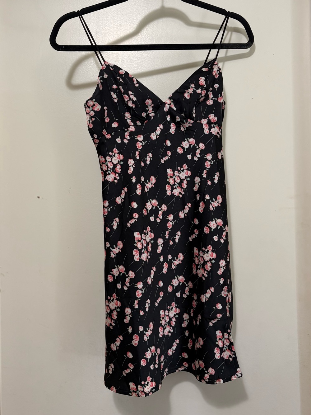 KISS THE SKY BLACK FLORAL MINI SLIP DRESS PINK FLORAL WOMENS SIZE M